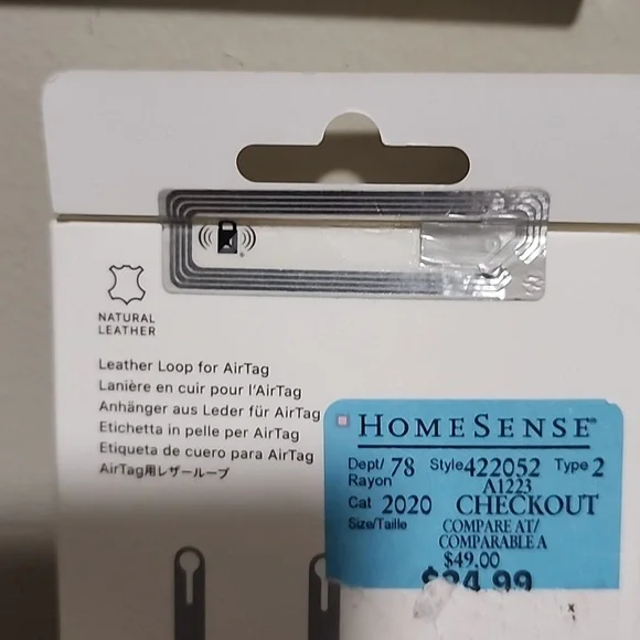 Apple Red Leather Loop AirTag Accessory - Picture 3 of 3